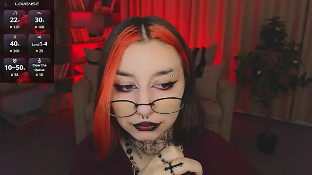 Snapshot of Mistress__Marcelline chatting on 06-03-26, 02:14 Mistress Marcelline online show from 06-03-26, 02:14