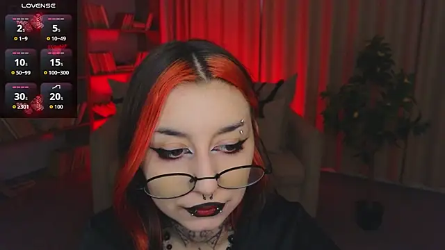 Snapshot of Mistress__Marcelline chatting on 06-04-26, 01:44 Mistress Marcelline online show from 06-04-26, 01:44