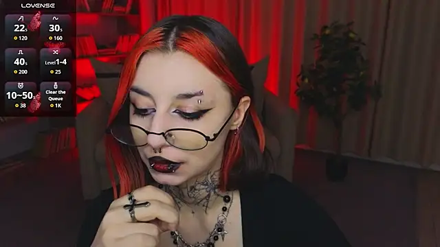 Snapshot of Mistress__Marcelline chatting on 06-05-26, 02:07 Mistress Marcelline online show from 06-05-26, 02:07