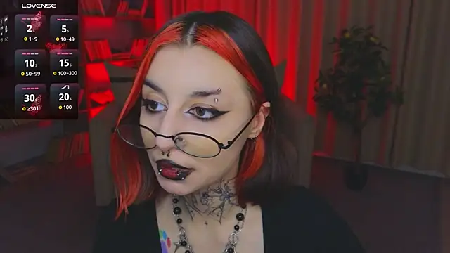 Snapshot of Mistress__Marcelline chatting on 06-05-26, 06:52 Mistress Marcelline online show from 06-05-26, 06:52