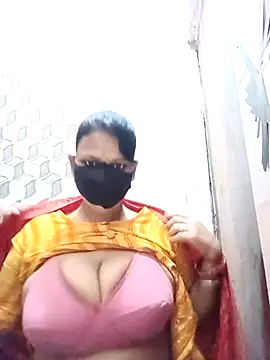 Snapshot of varnika chatting on 12-20-25, 09:38 varnika online show from 12-20-25, 09:38