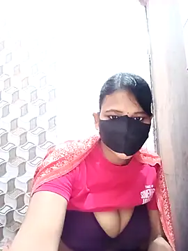 Snapshot of varnika chatting on 12-21-25, 09:27 varnika online show from 12-21-25, 09:27