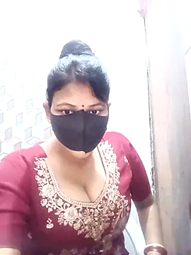 Snapshot of varnika chatting on 02-21-26, 11:00 varnika online show from 02-21-26, 11:00