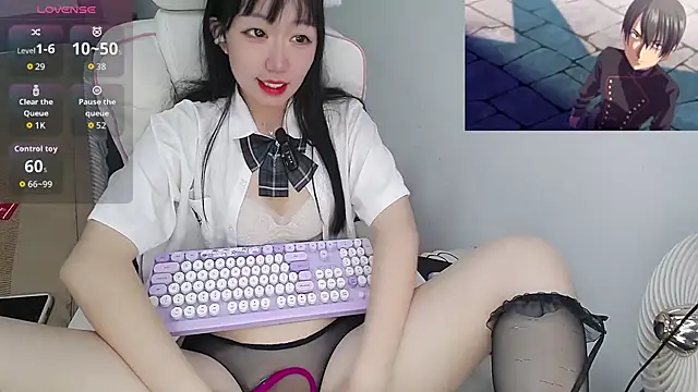 Snapshot of Angela-AMY chatting on 10-17-25, 03:31 Angela-AMY online show from 10-17-25, 03:31