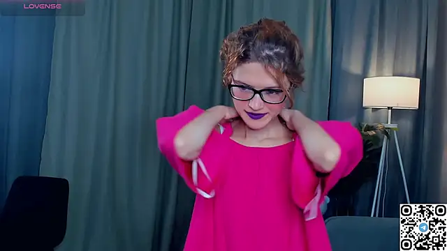 Snapshot of EdlinGathright chatting on 11-25-25, 04:12 EdlinGathright online show from 11-25-25, 04:12