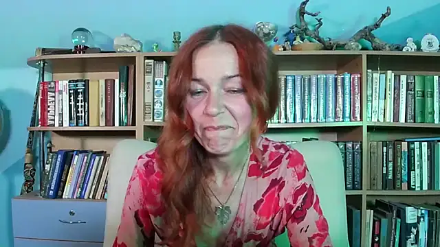 Snapshot of Foxilady357 chatting on 06-04-26, 01:39 Foxilady357 online show from 06-04-26, 01:39