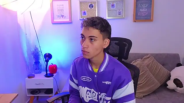 yulian vasquez online show from 11-07-25, 12:16