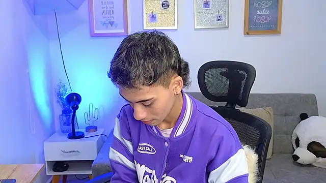 yulian vasquez online show from 11-21-25, 12:26