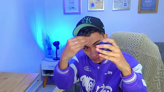 yulian vasquez online show from 12-02-25, 12:21