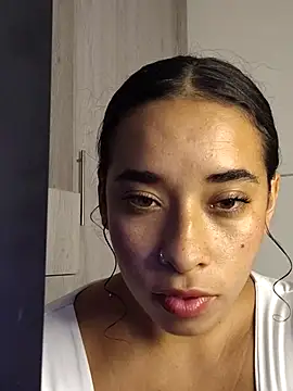 Valenn fernandez online show from 04-03-26, 10:41