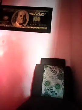 Valenn fernandez online show from 04-14-26, 10:05