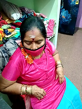 Snapshot of amuthasree chatting on 10-13-25, 09:15 amuthasree online show from 10-13-25, 09:15