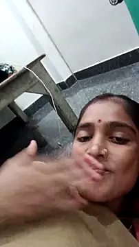 Snapshot of Guriya0076 chatting on 09-08-25, 03:55 Guriya0076 online show from 09-08-25, 03:55