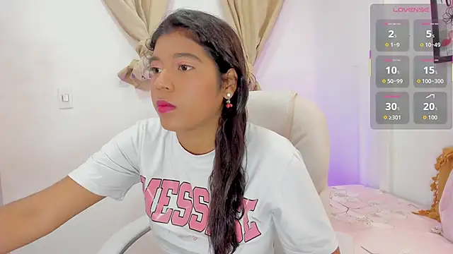 Snapshot of andrea_sanchezz chatting on 11-05-25, 07:25 andrea sanchezz online show from 11-05-25, 07:25