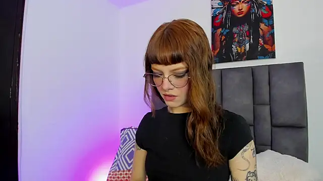 Snapshot of abby_jones2 chatting on 10-25-25, 04:20 abby jones2 online show from 10-25-25, 04:20