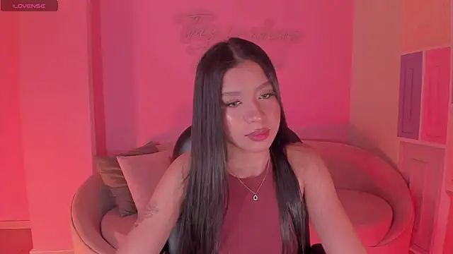 SophieHouston  online show from 05-12-26, 03:14