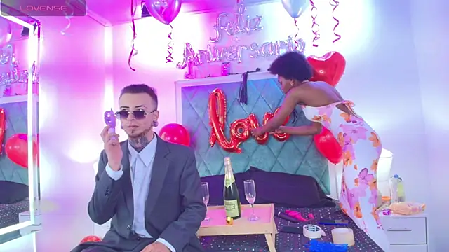 Snapshot of Asha_zuri_and_adam chatting on 09-12-25, 01:00 Asha zuri and adam online show from 09-12-25, 01:00