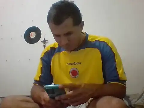 Snapshot of santiii___12 chatting on 02-05-26, 06:12 santiii 12 online show from 02-05-26, 06:12