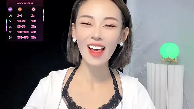 xiaoyue8888 online show from 09-13-25, 12:21