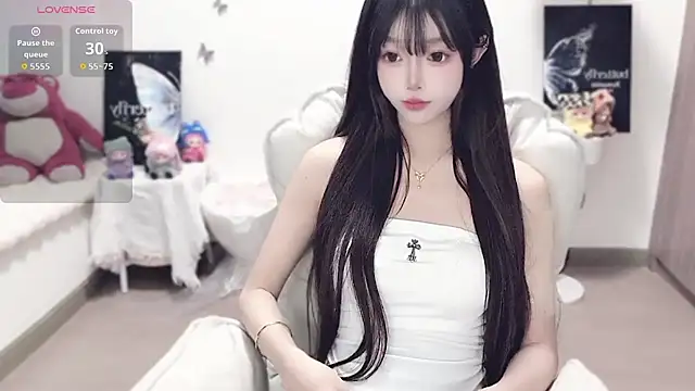 Snapshot of -EEBABY chatting on 10-15-25, 10:21 -EEBABY online show from 10-15-25, 10:21