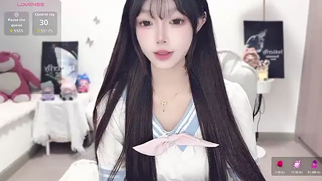 Snapshot of -EEBABY chatting on 10-17-25, 11:29 -EEBABY online show from 10-17-25, 11:29