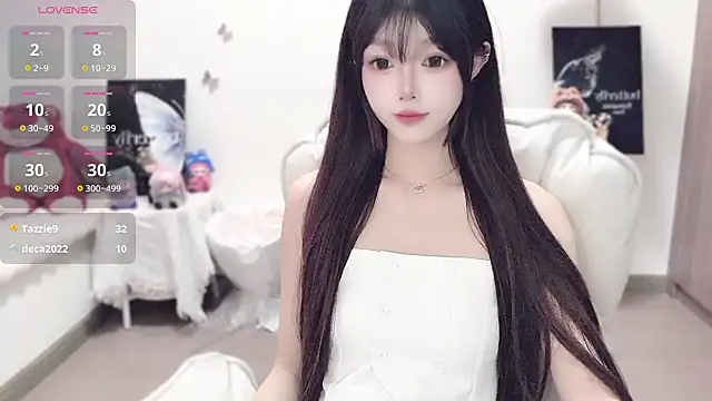 Snapshot of -EEBABY chatting on 10-23-25, 11:46 -EEBABY online show from 10-23-25, 11:46