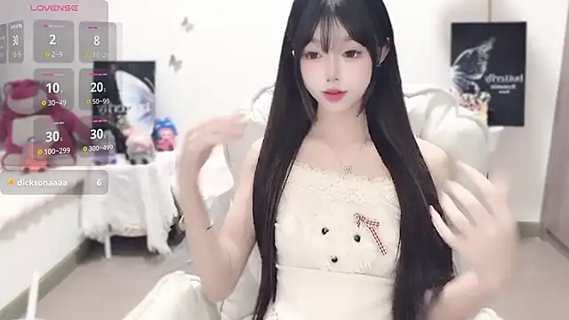 Snapshot of -EEBABY chatting on 11-14-25, 01:15 -EEBABY online show from 11-14-25, 01:15