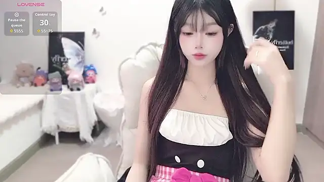 Snapshot of -EEBABY chatting on 11-16-25, 01:00 -EEBABY online show from 11-16-25, 01:00