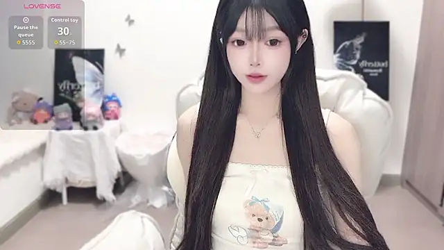 Snapshot of -EEBABY chatting on 11-26-25, 08:32 -EEBABY online show from 11-26-25, 08:32