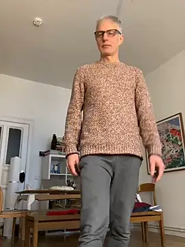 Snapshot of SexyLeon8 chatting on 01-23-25, 01:02 SexyLeon8 online show from 01-23-25, 01:02