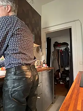 SexyLeon8 online show from 04-20-26, 08:06