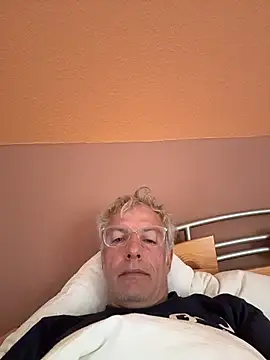 Snapshot of SexyLeon8 chatting on 06-14-26, 05:53 SexyLeon8 online show from 06-14-26, 05:53