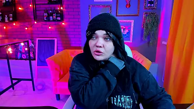 MaryHarrys online show from 11-06-25, 10:54