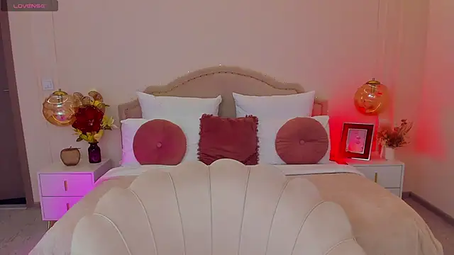 MilaMour online show from 04-21-26, 06:34