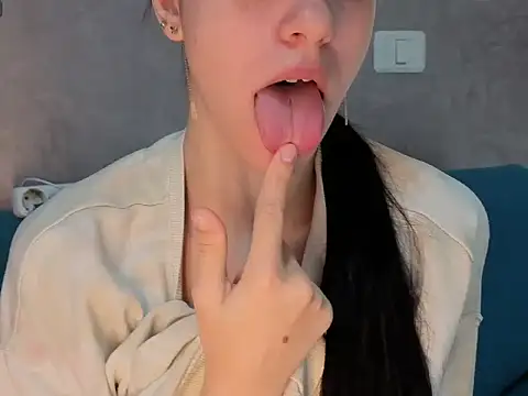 Pisypussy online show from 10-21-25, 07:20