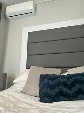 LilMisIndianx online show from 10-04-25, 08:56