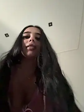 LilMisIndianx online show from 06-05-26, 06:42