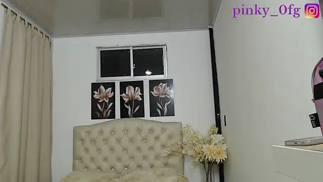 pinky f00x online show from 09-20-25, 02:23