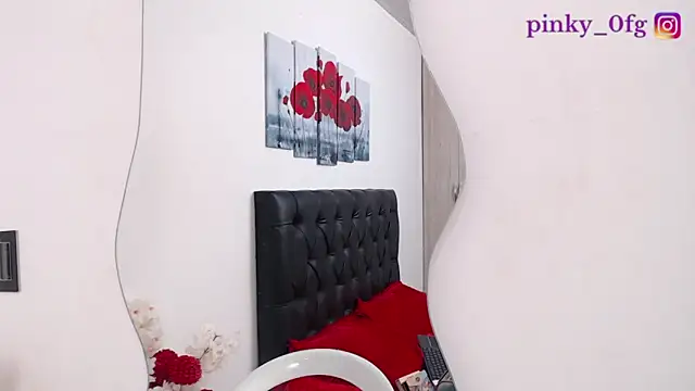 pinky f00x online show from 10-20-25, 07:36