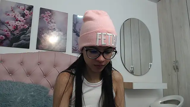 pinky f00x online show from 12-19-25, 06:59