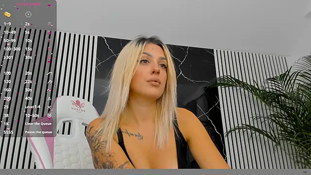 Snapshot of daisyblushh chatting on 09-30-25, 06:57 daisyblushh online show from 09-30-25, 06:57