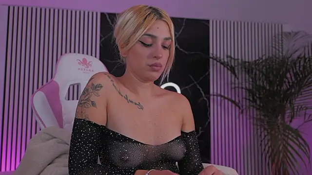 Snapshot of daisyblushh chatting on 11-08-25, 07:34 daisyblushh online show from 11-08-25, 07:34