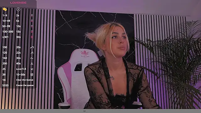 Snapshot of daisyblushh chatting on 11-10-25, 07:35 daisyblushh online show from 11-10-25, 07:35