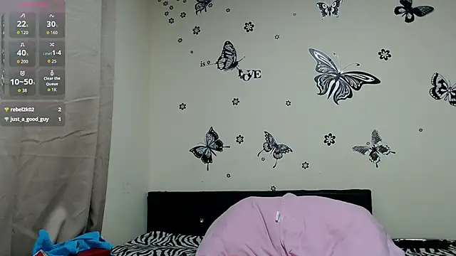 Snapshot of liz7skinny chatting on 06-11-26, 09:24 liz7skinny online show from 06-11-26, 09:24