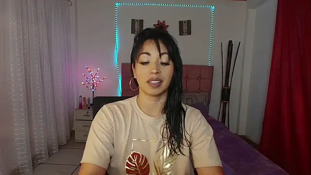 Snapshot of hannagomez_24 chatting on 02-13-26, 11:45 hannagomez 24 online show from 02-13-26, 11:45