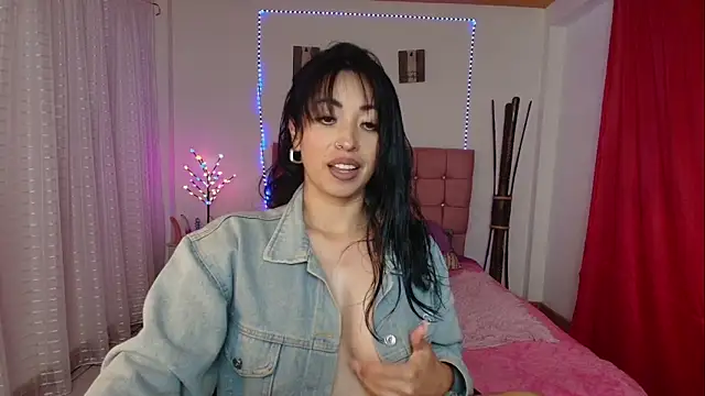 Snapshot of hannagomez_24 chatting on 03-03-26, 12:28 hannagomez 24 online show from 03-03-26, 12:28