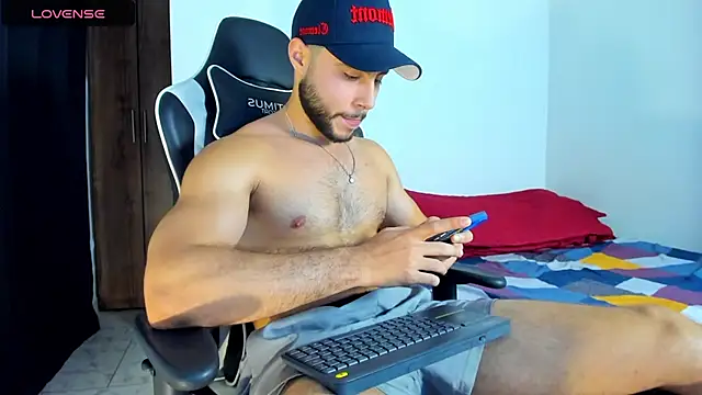 Snapshot of bryan_mugn chatting on 10-01-25, 02:17 bryan mugn online show from 10-01-25, 02:17