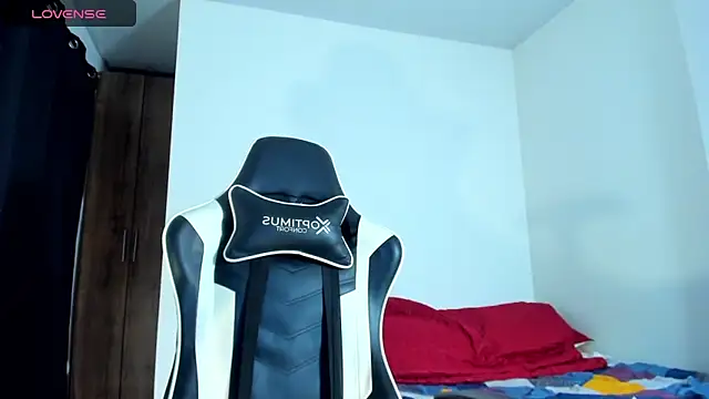 Snapshot of bryan_mugn chatting on 10-02-25, 02:40 bryan mugn online show from 10-02-25, 02:40