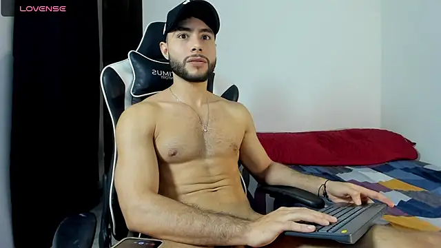 Snapshot of bryan_mugn chatting on 11-22-25, 07:51 bryan mugn online show from 11-22-25, 07:51