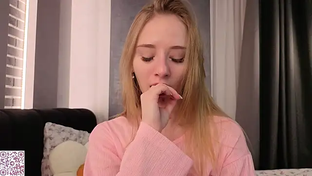 ElvinaRose online show from 12-15-25, 02:16